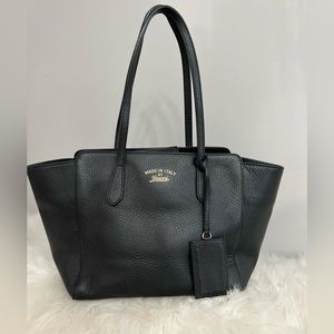 Gucci  Pebbled Calfskin Medium Swing Tote Black
